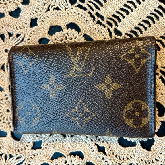 Louis Vuitton Dark Brown Monogram Six Key Holder - Picture 3 of 7